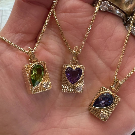 Ripple Pear Amulet Necklace in Peridot
